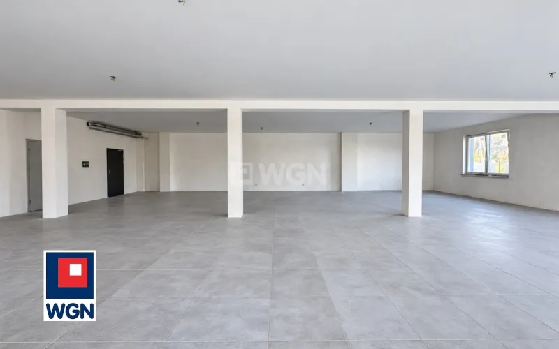 Lokal usługowy na  wynajem Reda - LOKAL USŁUGOWY 213 m2 | PARTER| duże witryny | parking| teren zielony